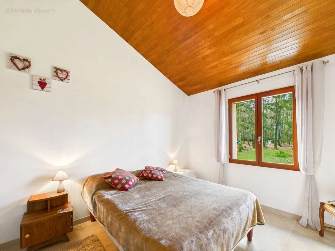 Maison à PIEGUT-PLUVIERS