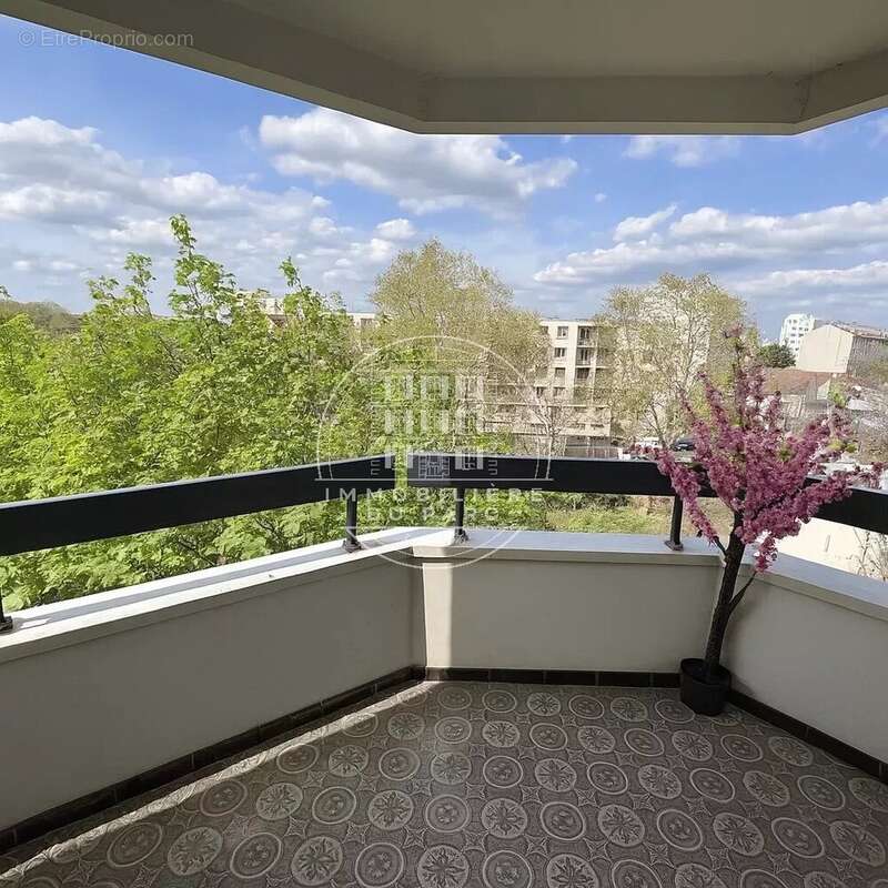 Appartement à NANTERRE