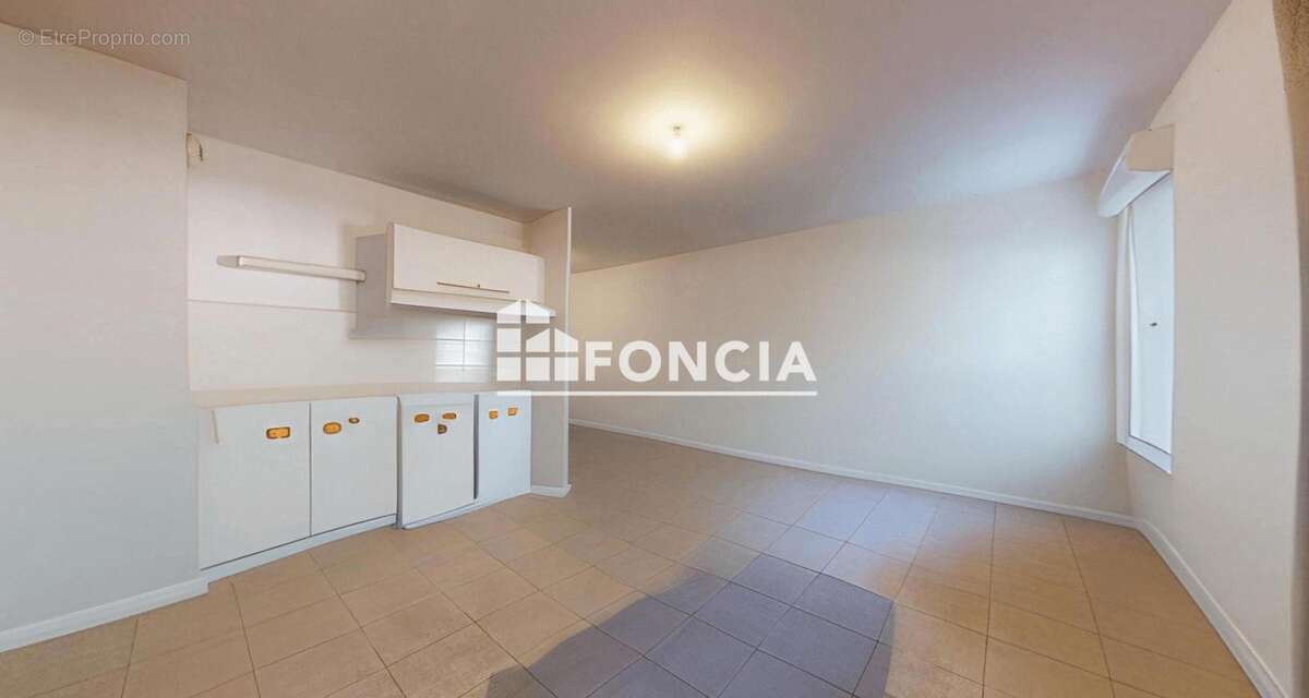 Appartement à SAINT-LAURENT-DE-LA-SALANQUE