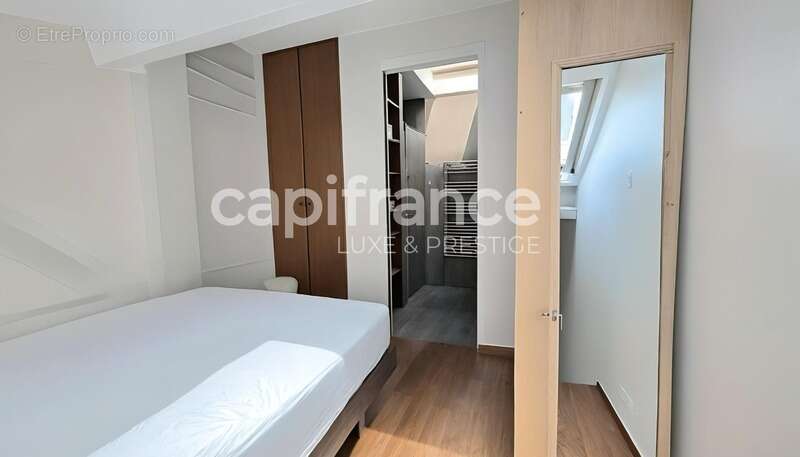 Appartement à PARIS-8E