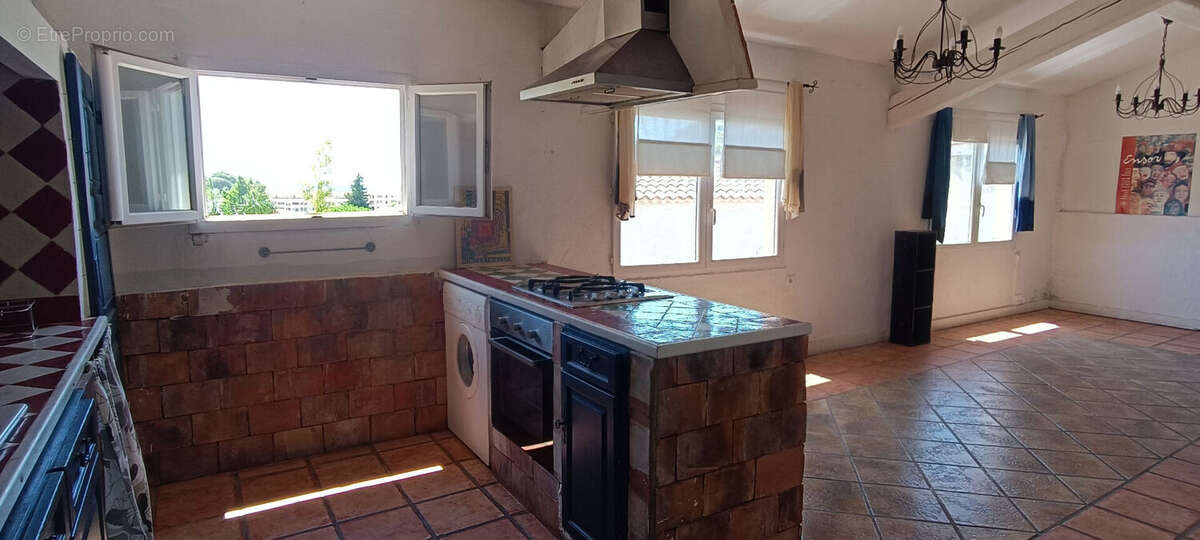 ** Vue Mer ** Haut de Villa avec Terrasse & jardin ** Saint Mandrier sur mer (83430) ** - photo 8