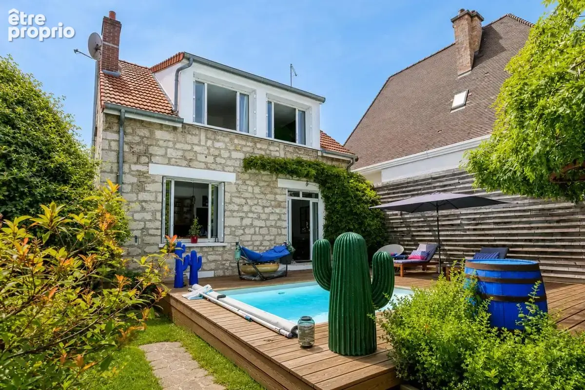 Maison 7 pièces 127 m² à Gagny avec piscine, jardin et parkings - photo 2