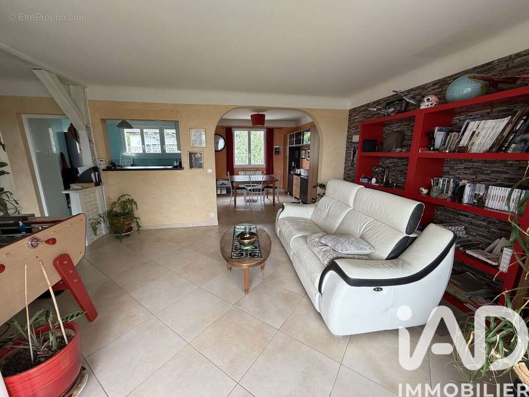 Photo 3 - Maison à SAINTRY-SUR-SEINE