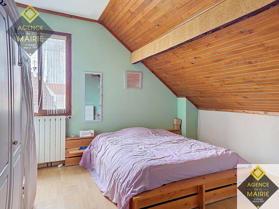 Maison à VIGNEUX-SUR-SEINE