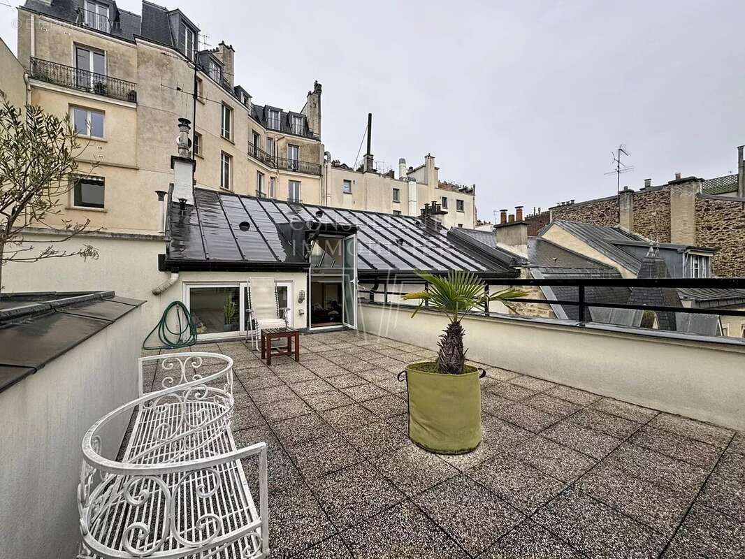 Appartement à PARIS-16E
