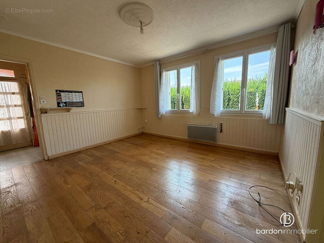 Maison 4 pièces - 55 m² - centre bourg St-Étienne de Mer-Morte - photo 3