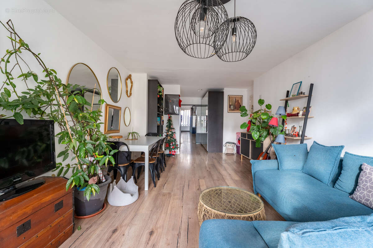Appartement à MARSEILLE-4E