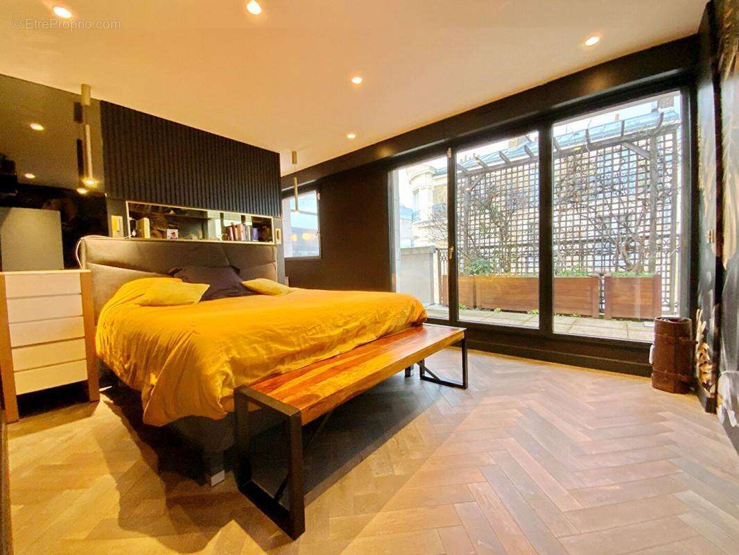 Appartement à LEVALLOIS-PERRET