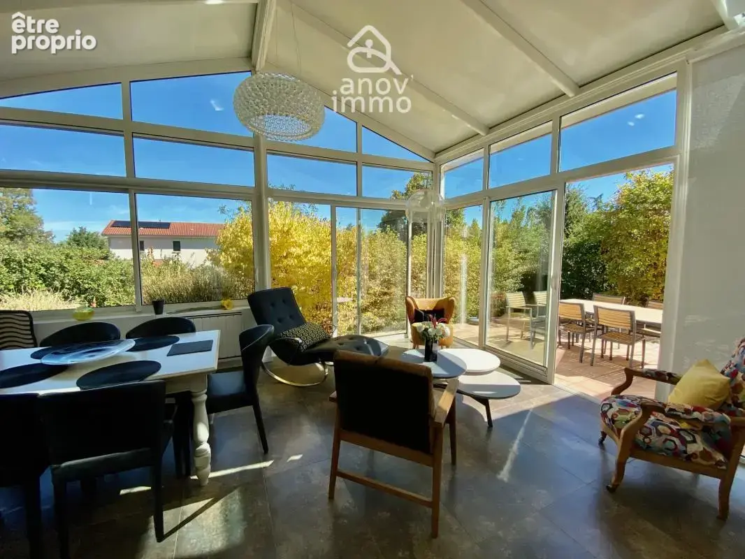 CHAPONOST -- Maison familiale de 240 m2 avec piscine, terrai - photo 5