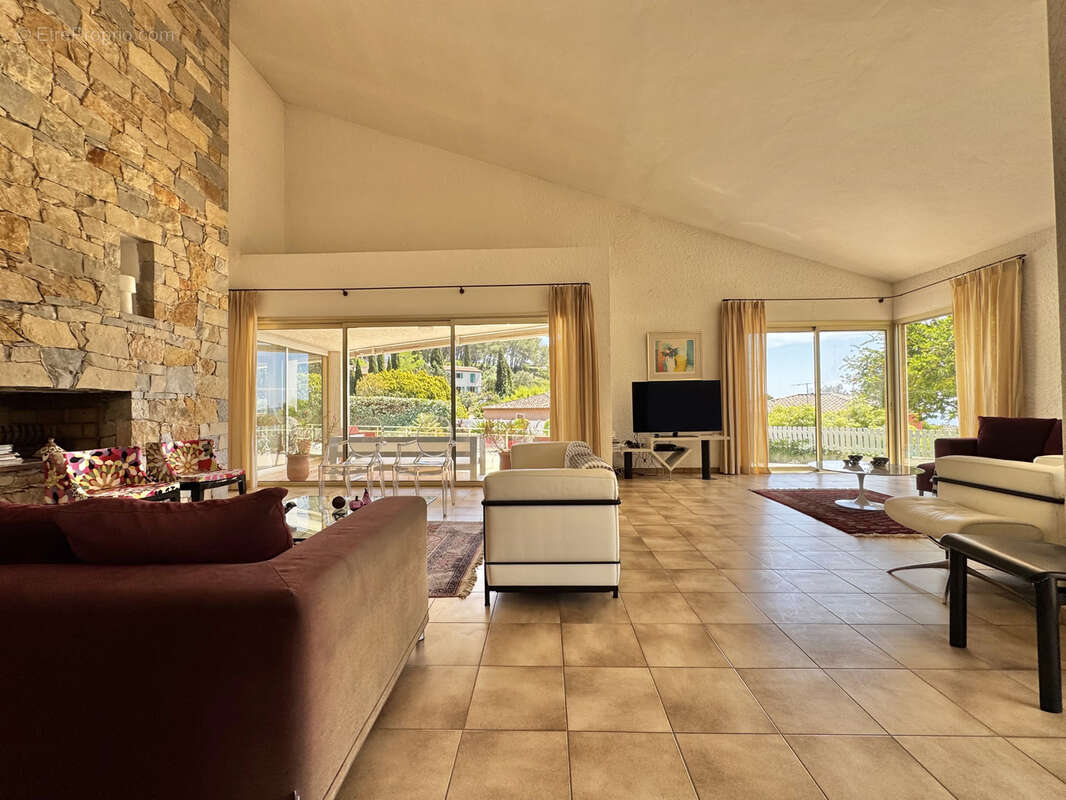 Maison à CARQUEIRANNE