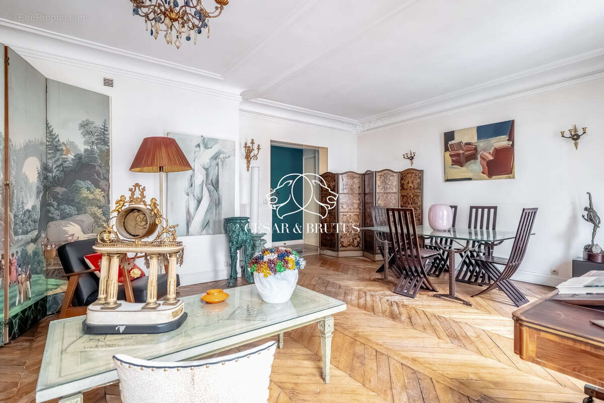 Appartement à PARIS-9E