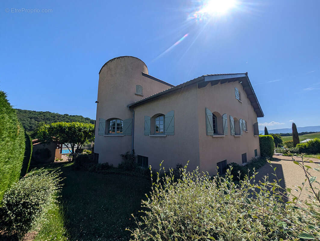 Maison à VILLE-SOUS-ANJOU