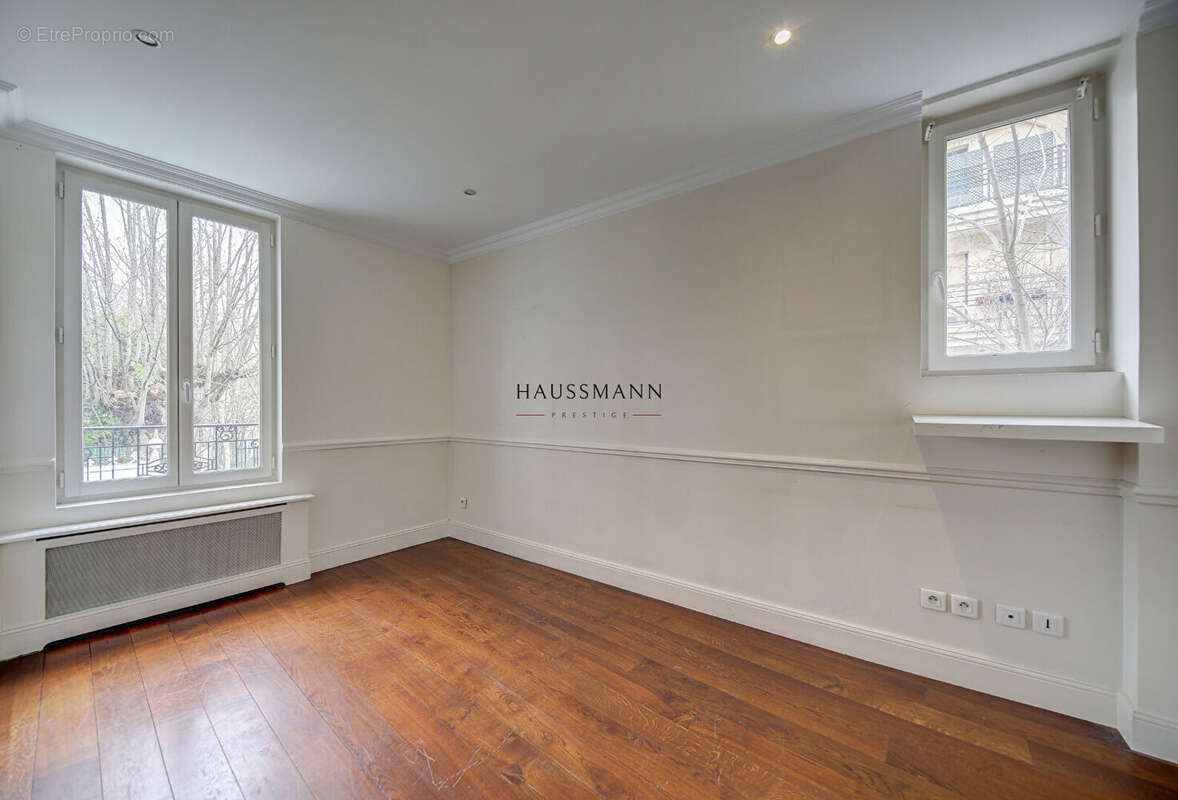 Appartement à NEUILLY-SUR-SEINE