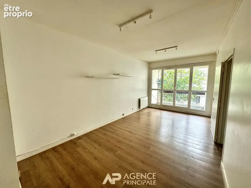 Appartement  - Type 2 - Hyper-centre (port) - 39m2 - Loggia - Ascenseur - photo 5