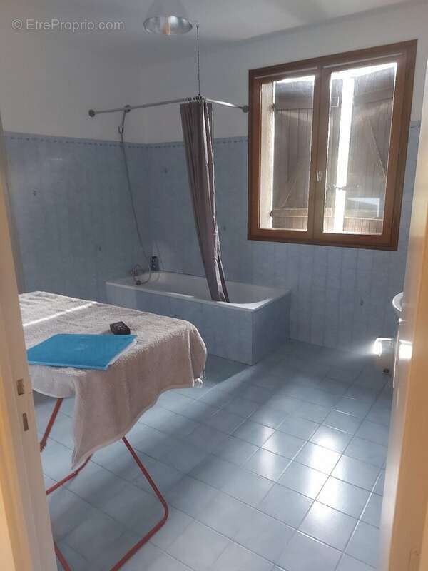 Maison d'habitation et son local commercial - photo 12