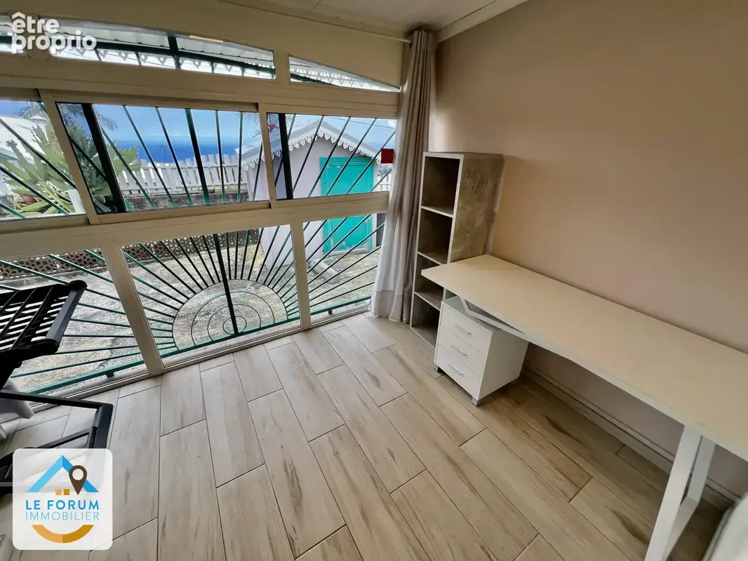 Tampon 97430 - villa f6 - beaux espaces - vue mer - grand jardin - quartier calme - photo 11