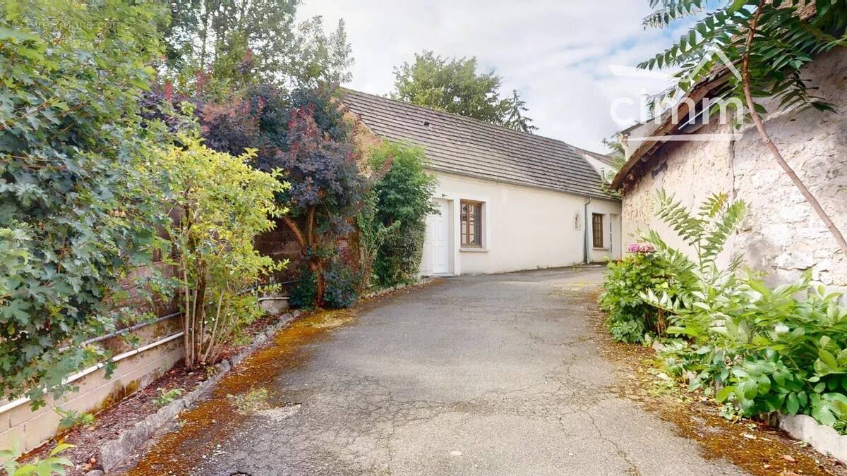 Maison à SAINT-CYR-EN-VAL