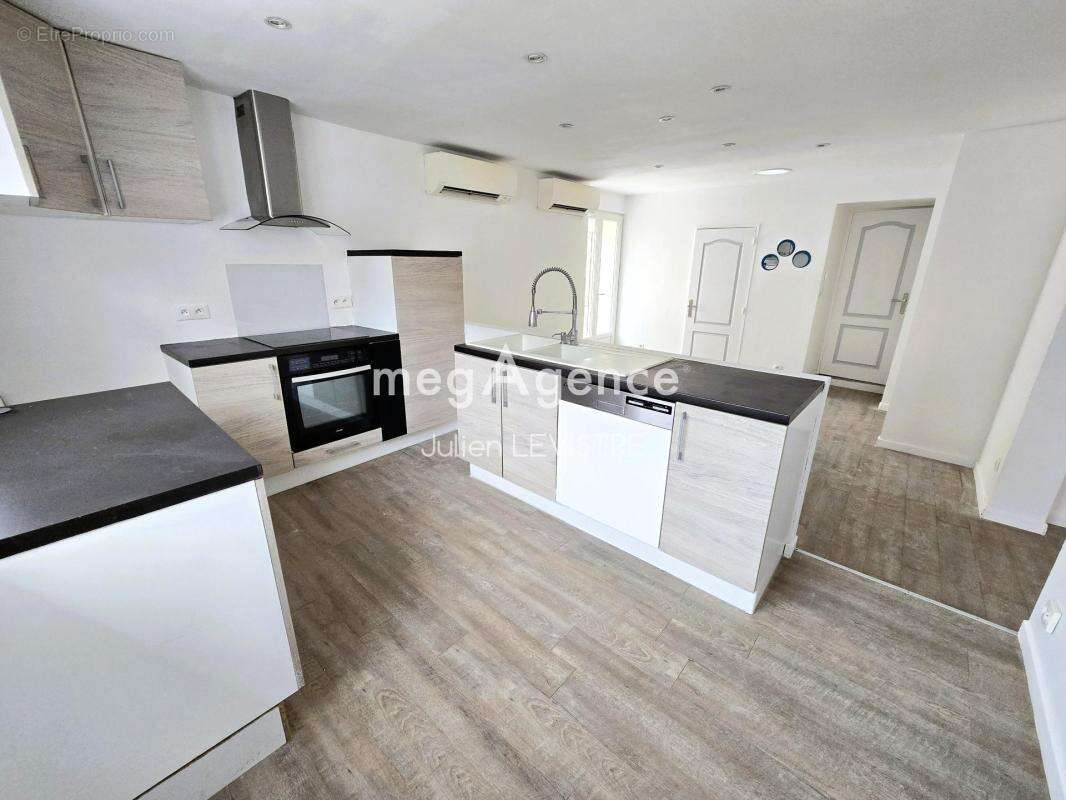 Maison à AUNEAU