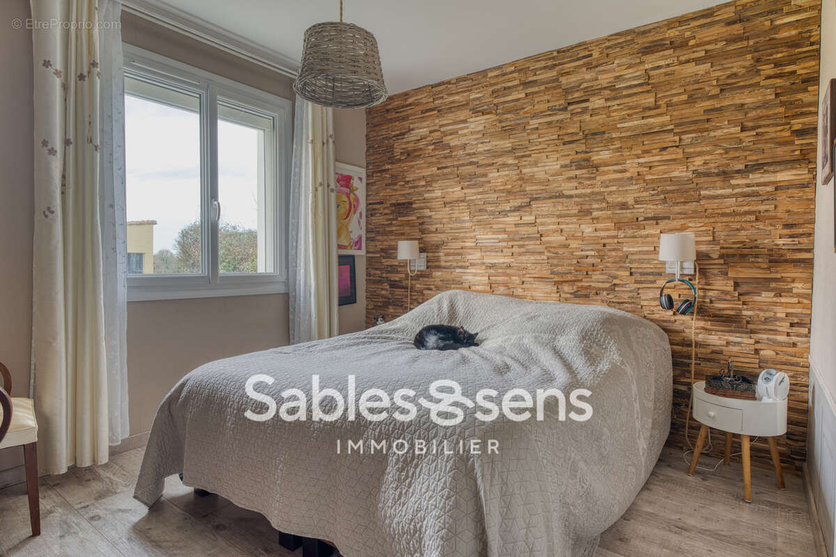 Maison à BEAULIEU-SOUS-LA-ROCHE