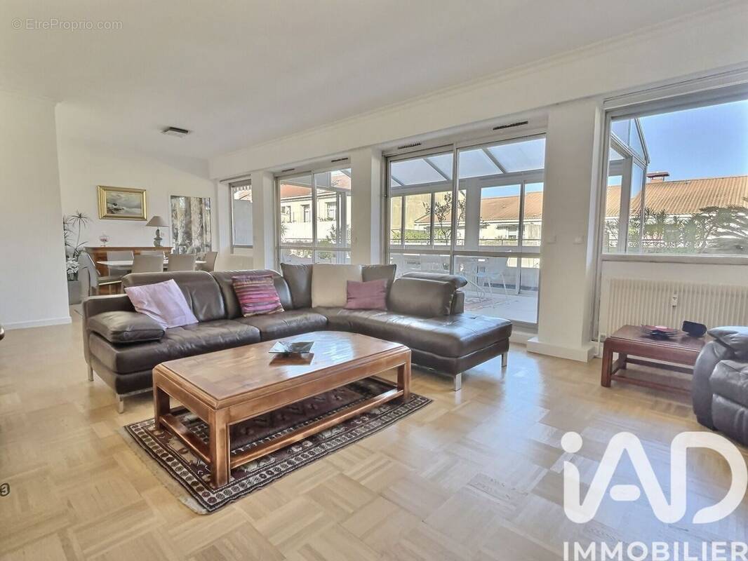 Photo 1 - Appartement à MARSEILLE-8E