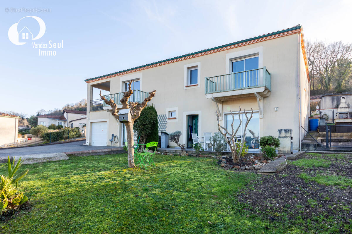 Maison à PUJOLS