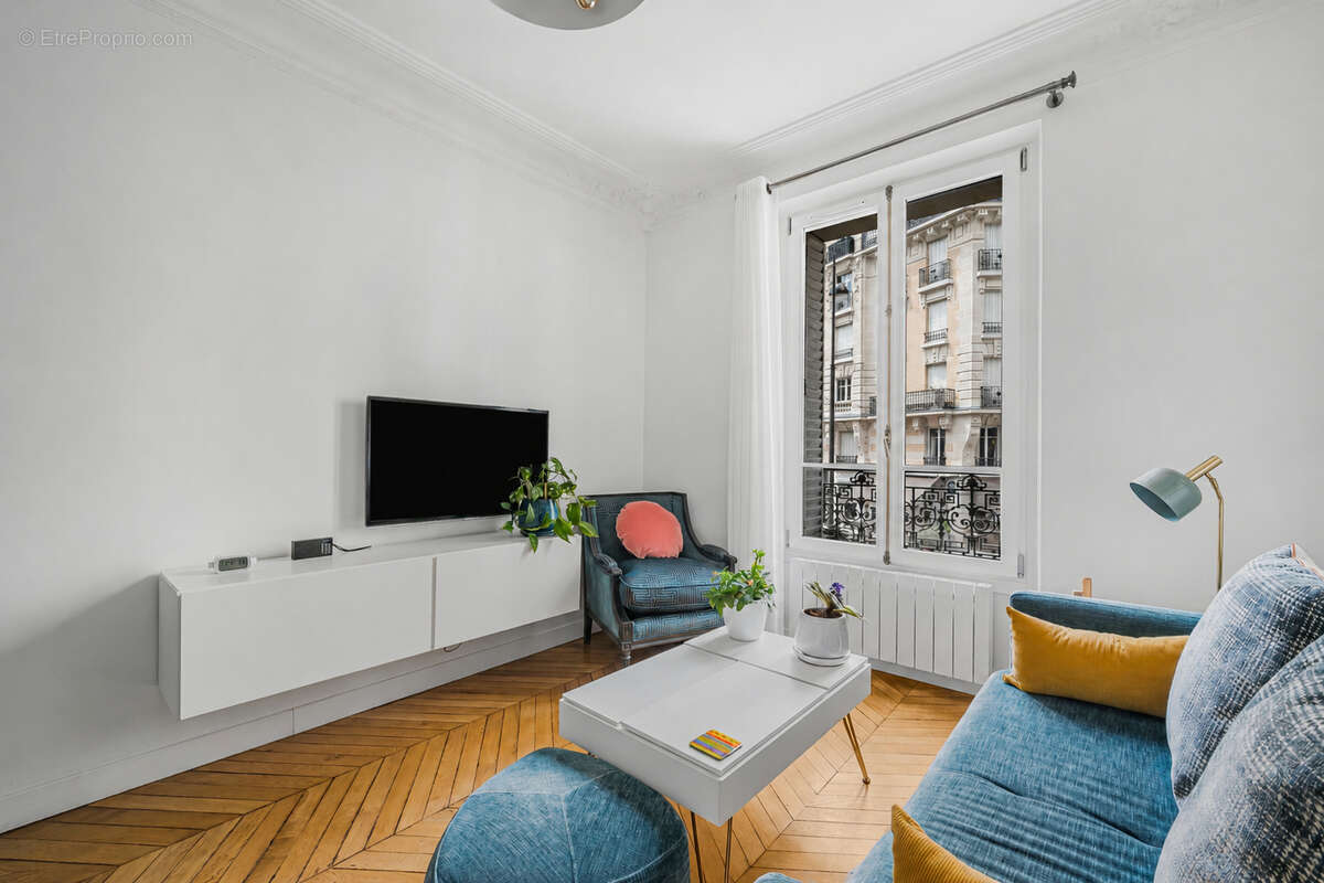 Appartement à PARIS-14E
