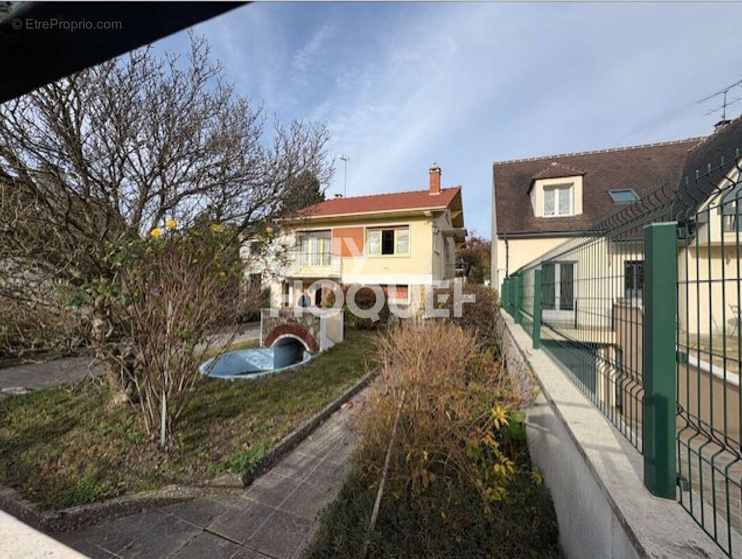 Maison Sainte Genevieve Des Bois 3 pièces - photo 6