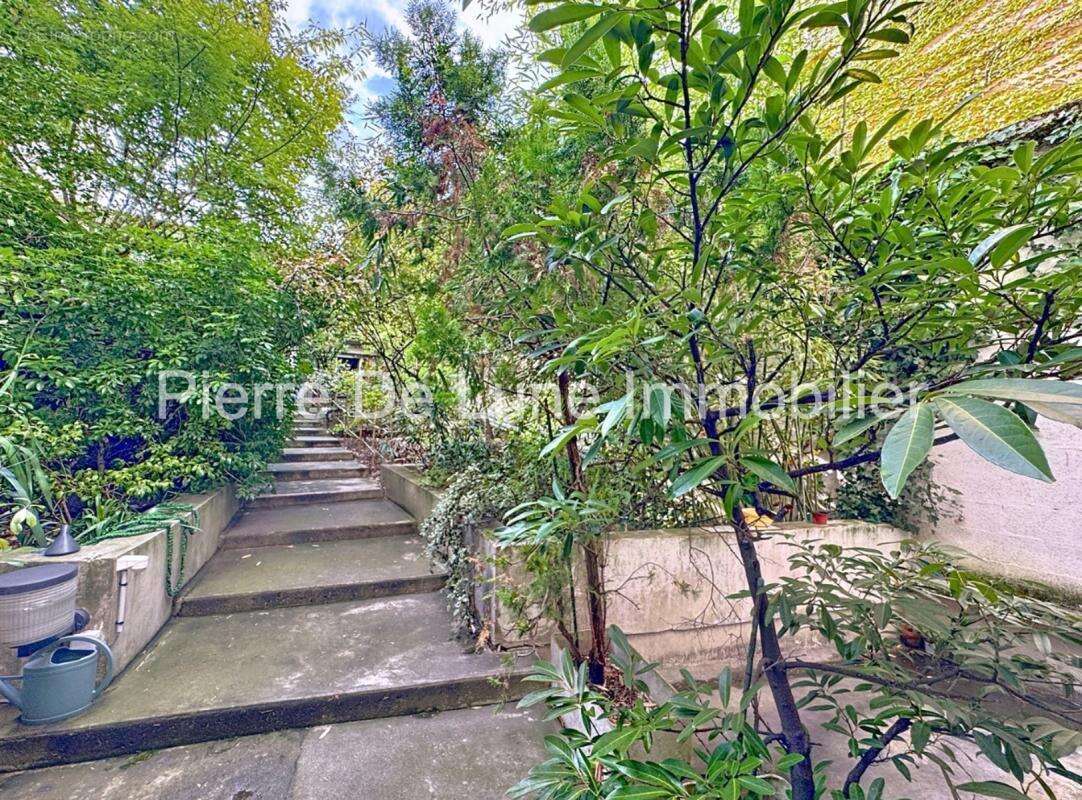 Appartement à PARIS-19E