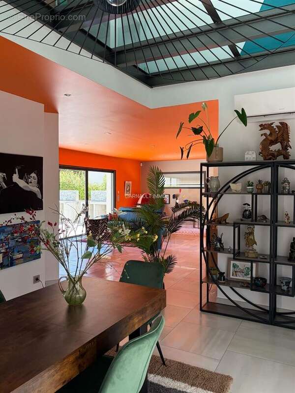 salon 60 m2 