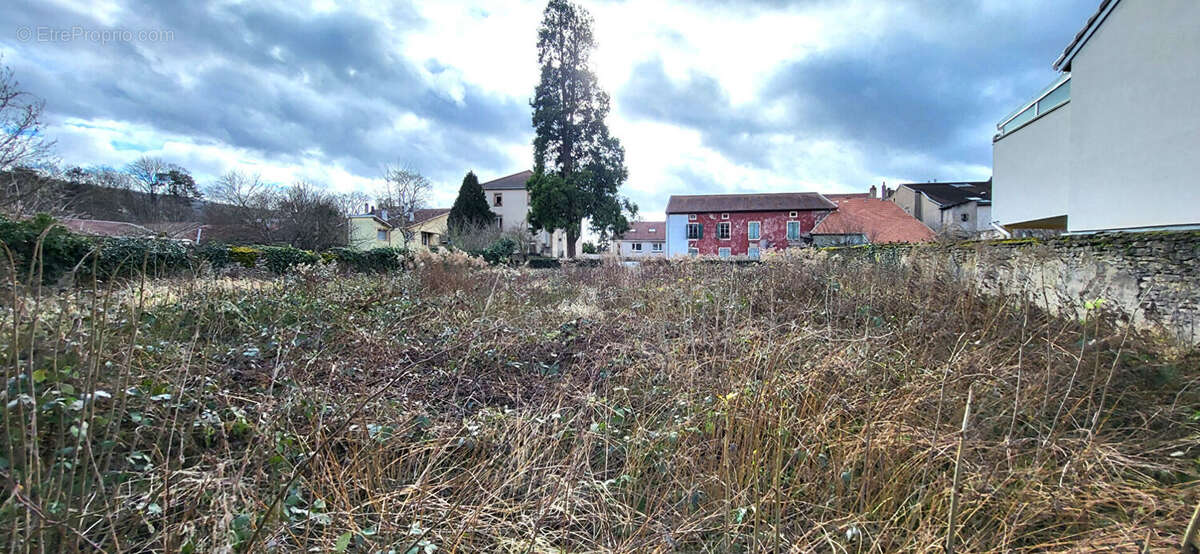 Terrain à NOVEANT-SUR-MOSELLE