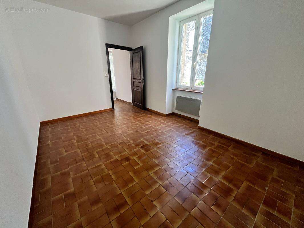 Maison à GRAVIERES