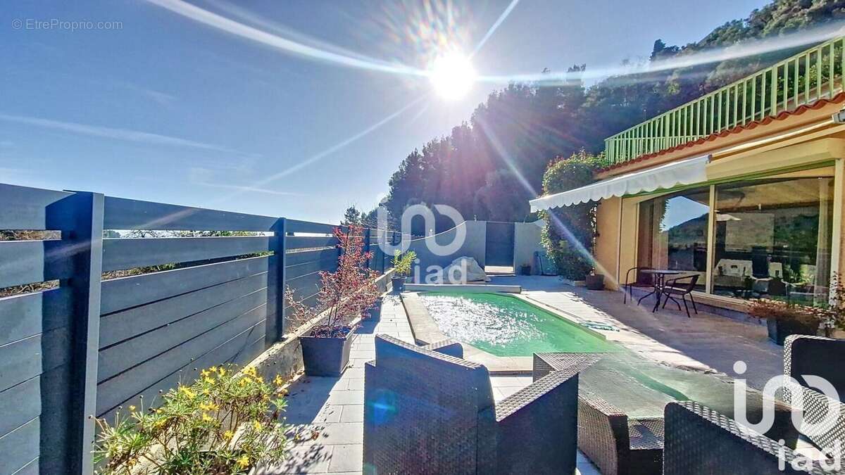 Photo 2 - Maison à CASTELLAR