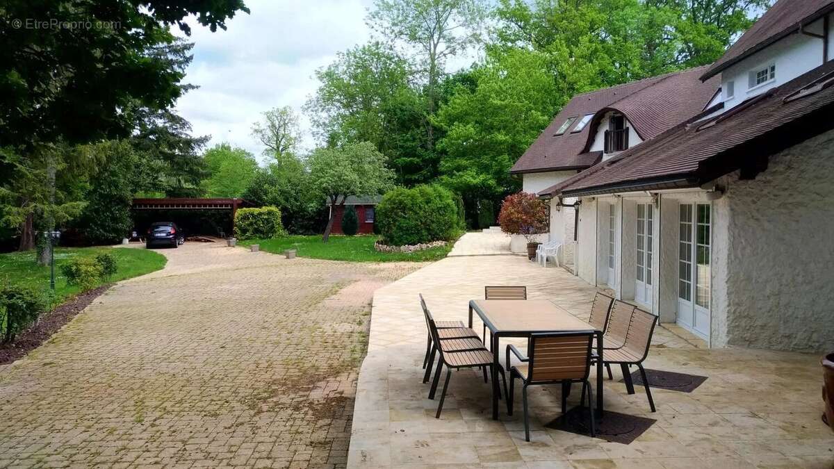 Maison à LES LOGES-EN-JOSAS