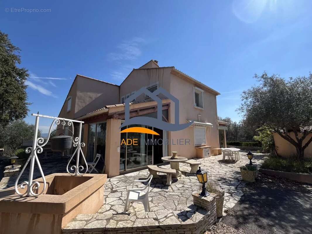 Maison à PEYROLLES-EN-PROVENCE