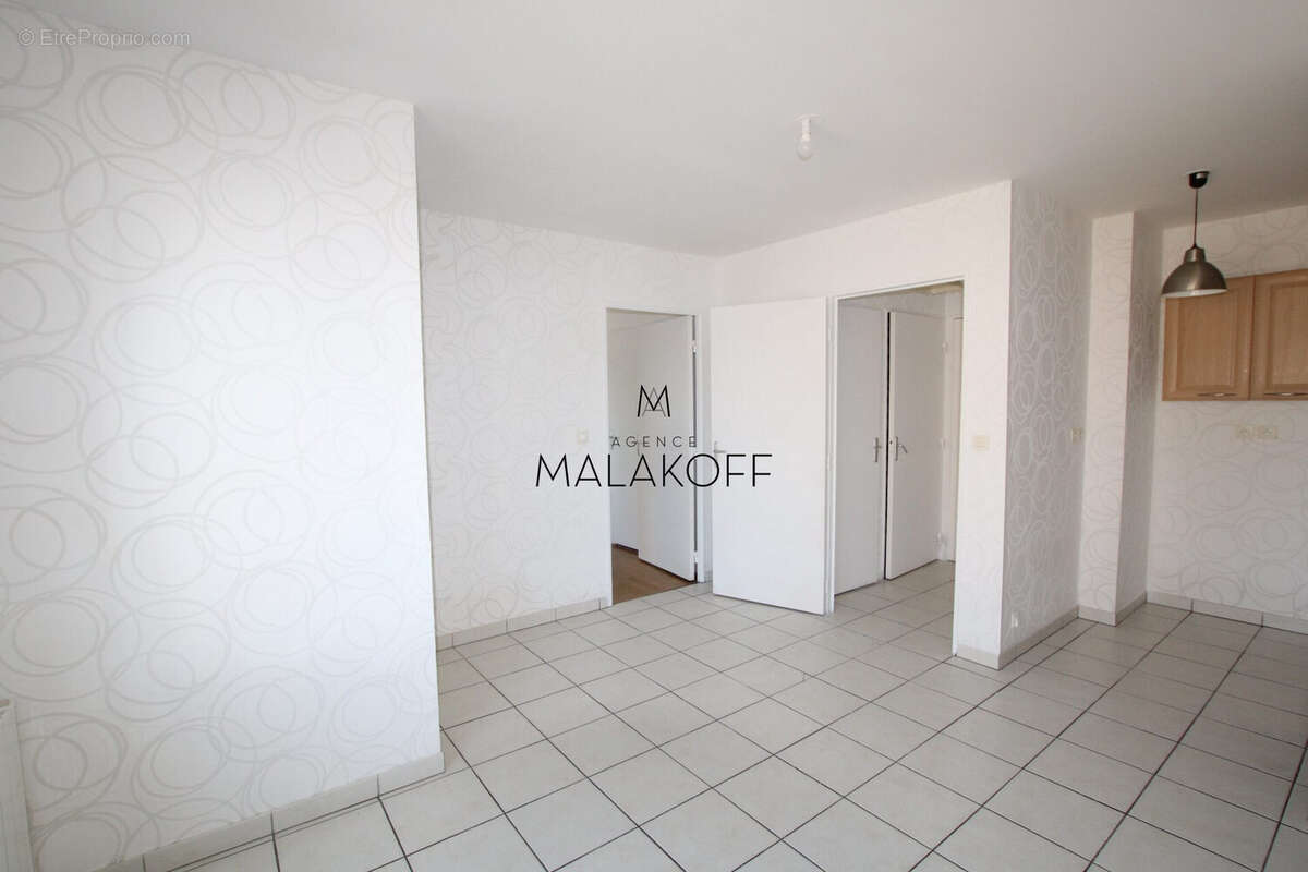 Appartement 31 m² à Goven  - photo 4