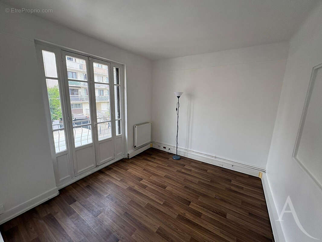 Maison Montreuil 11 pièce(s) 201 m2 - photo 12