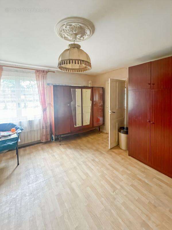 Maison à CHEZAL-BENOIT