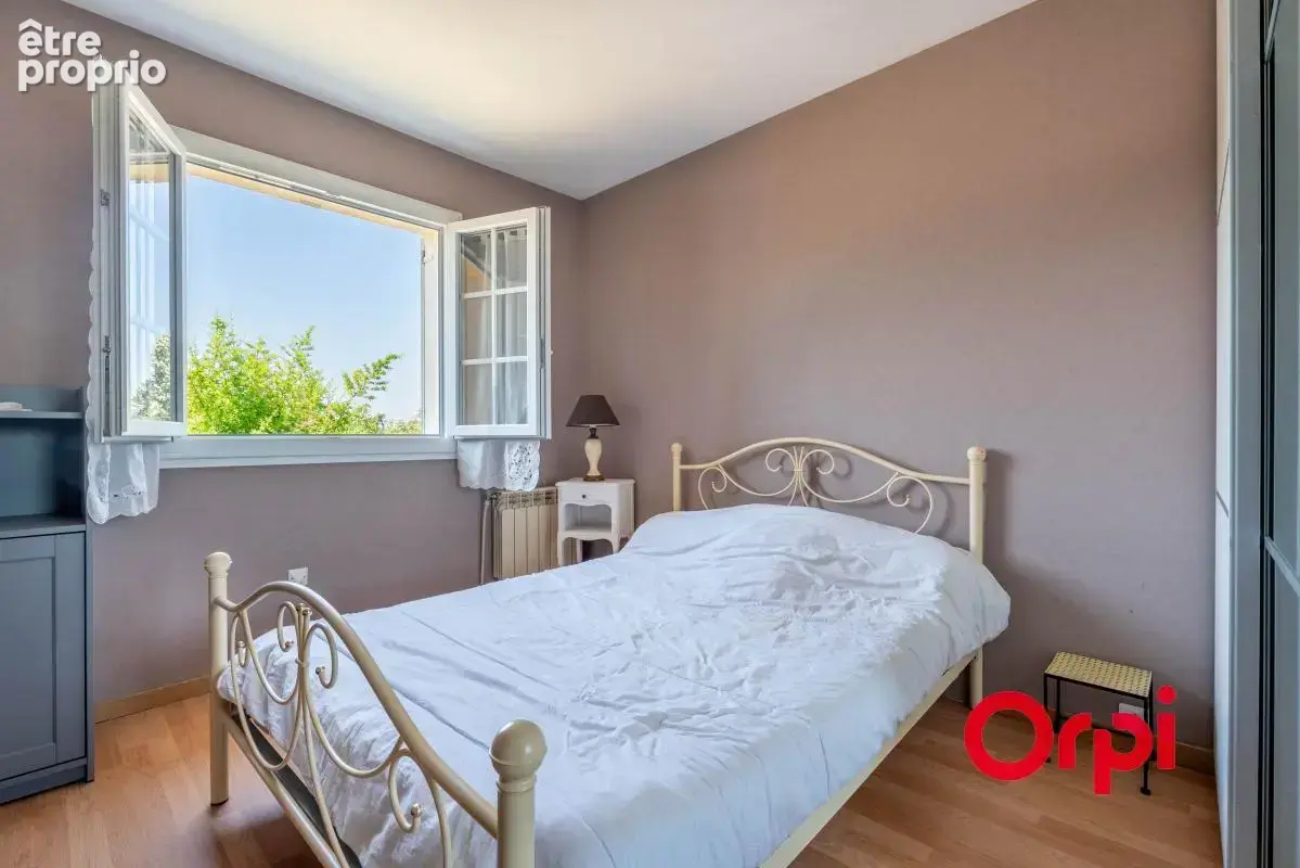Maison de 131 m² avec piscine , 3 chambre + bureau et sous-sol complet - photo 10