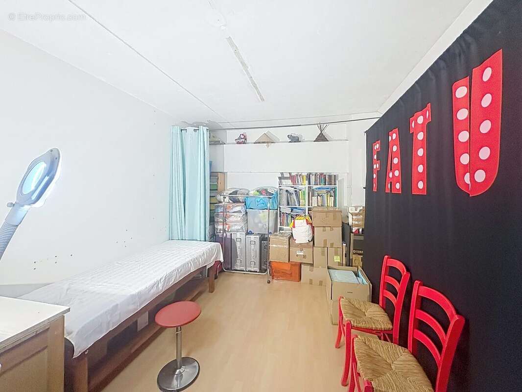 Commerce à L'HAY-LES-ROSES