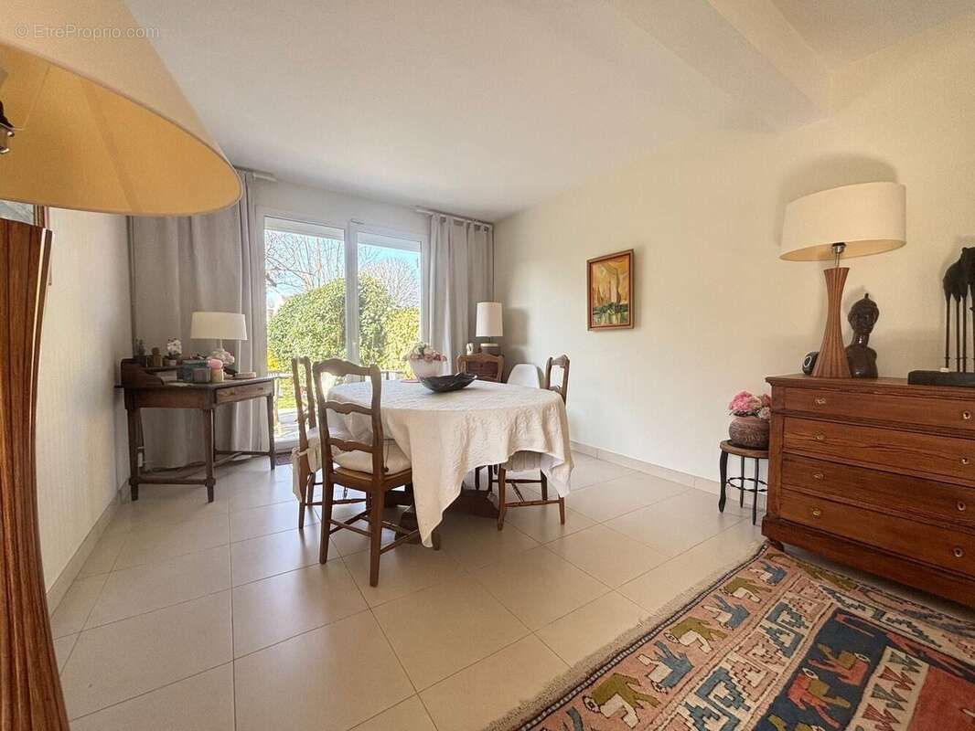 Maison à SAINTRY-SUR-SEINE