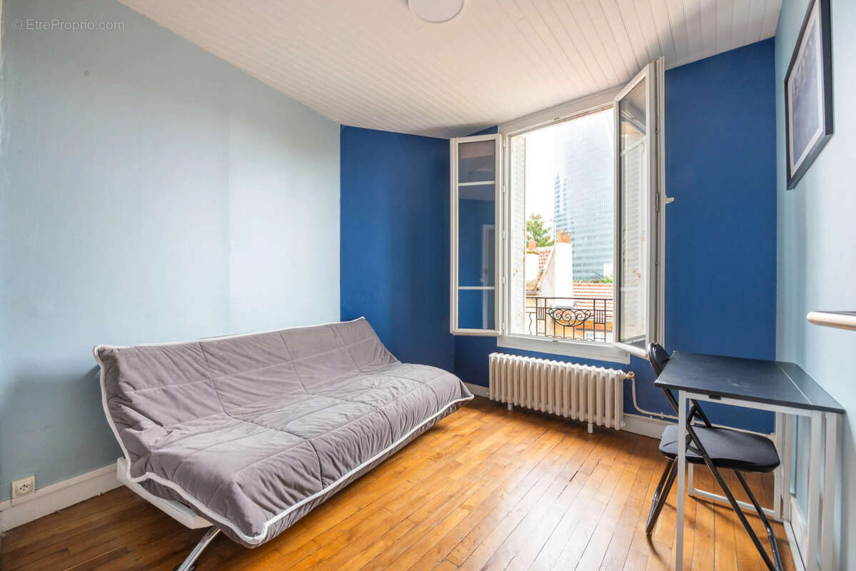 Appartement à COURBEVOIE