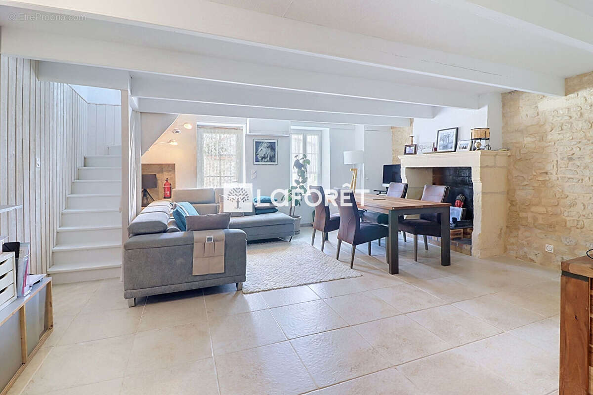 Maison de Bourg en pierre La Jarrie 5 pièces 112 m² - photo 5