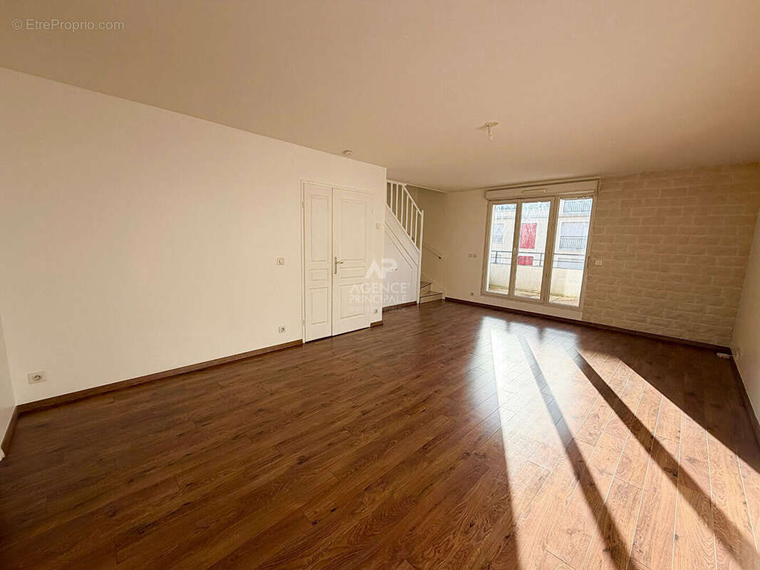 Appartement à VAUREAL