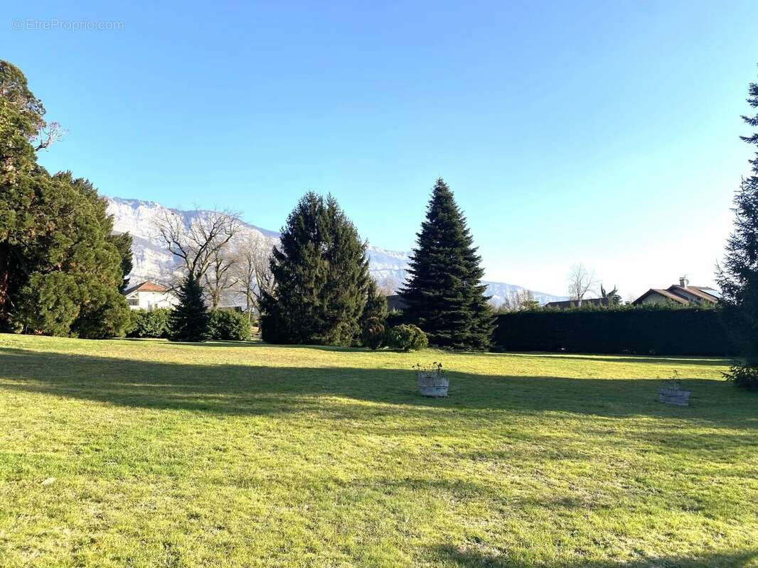 Terrain 700 m² à Aix-Les-Bains  - photo 2
