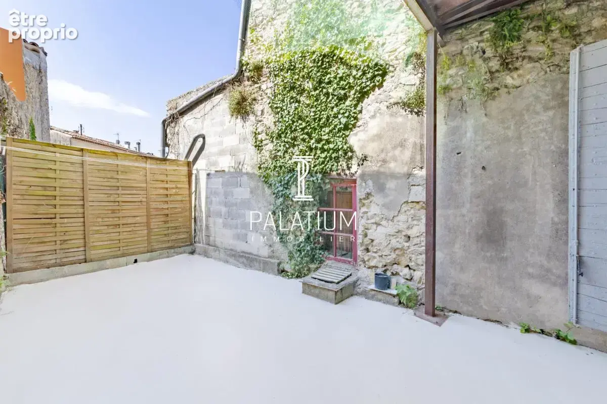 Appartement T2 rénové avec cour et cave voutée - photo 8