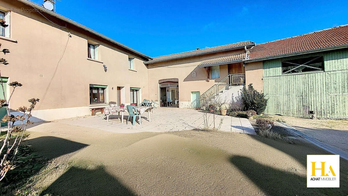 Maison à CHATEAUNEUF-SUR-ISERE