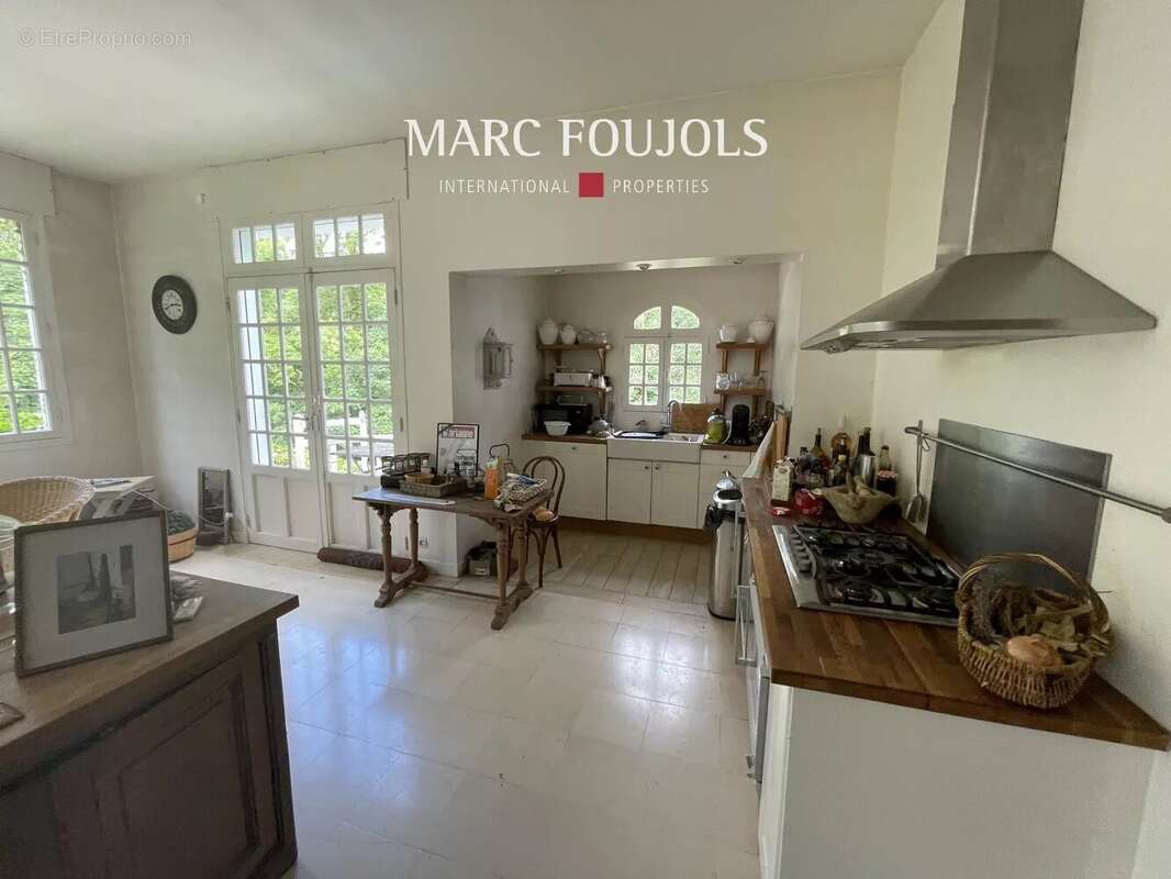 Maison à DAMPIERRE-EN-YVELINES