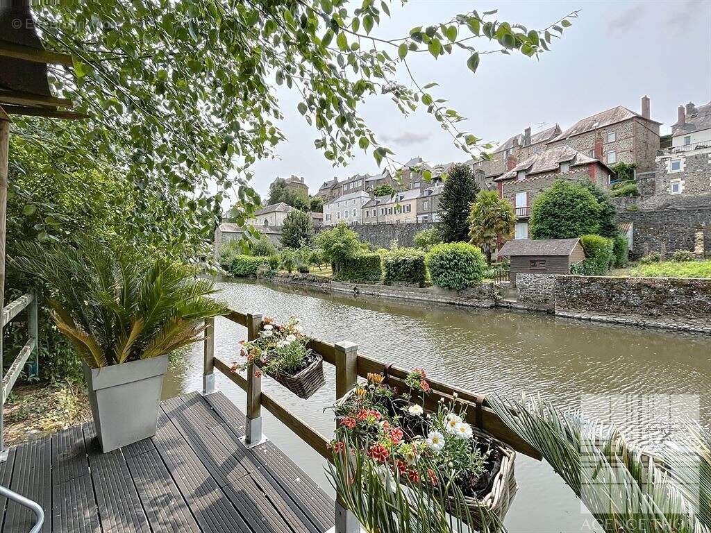 Maison à AMBRIERES-LES-VALLEES