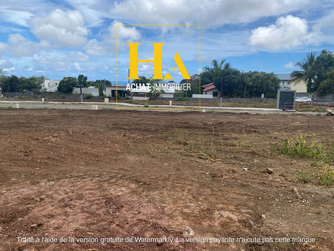 Terrain à SAINT-LOUIS