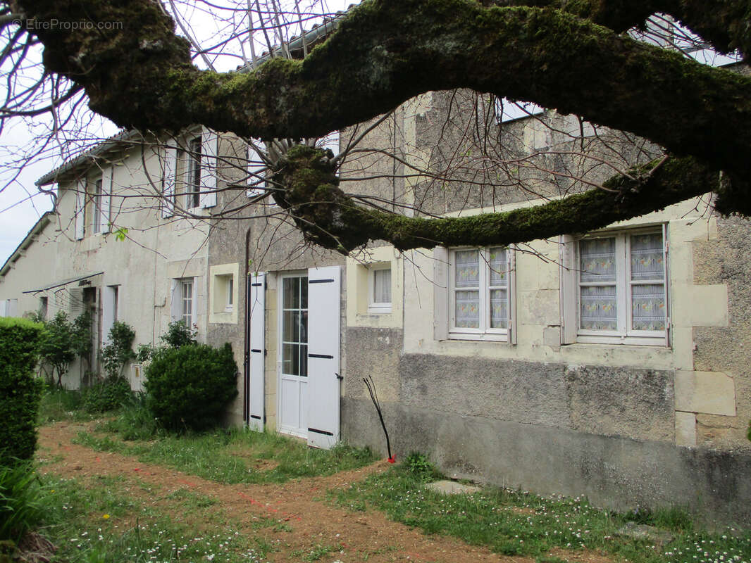 Maison à CEAUX-EN-COUHE